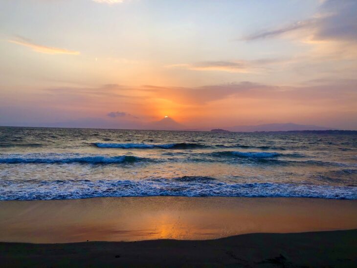 森戸海岸から見たダイヤモンド富士